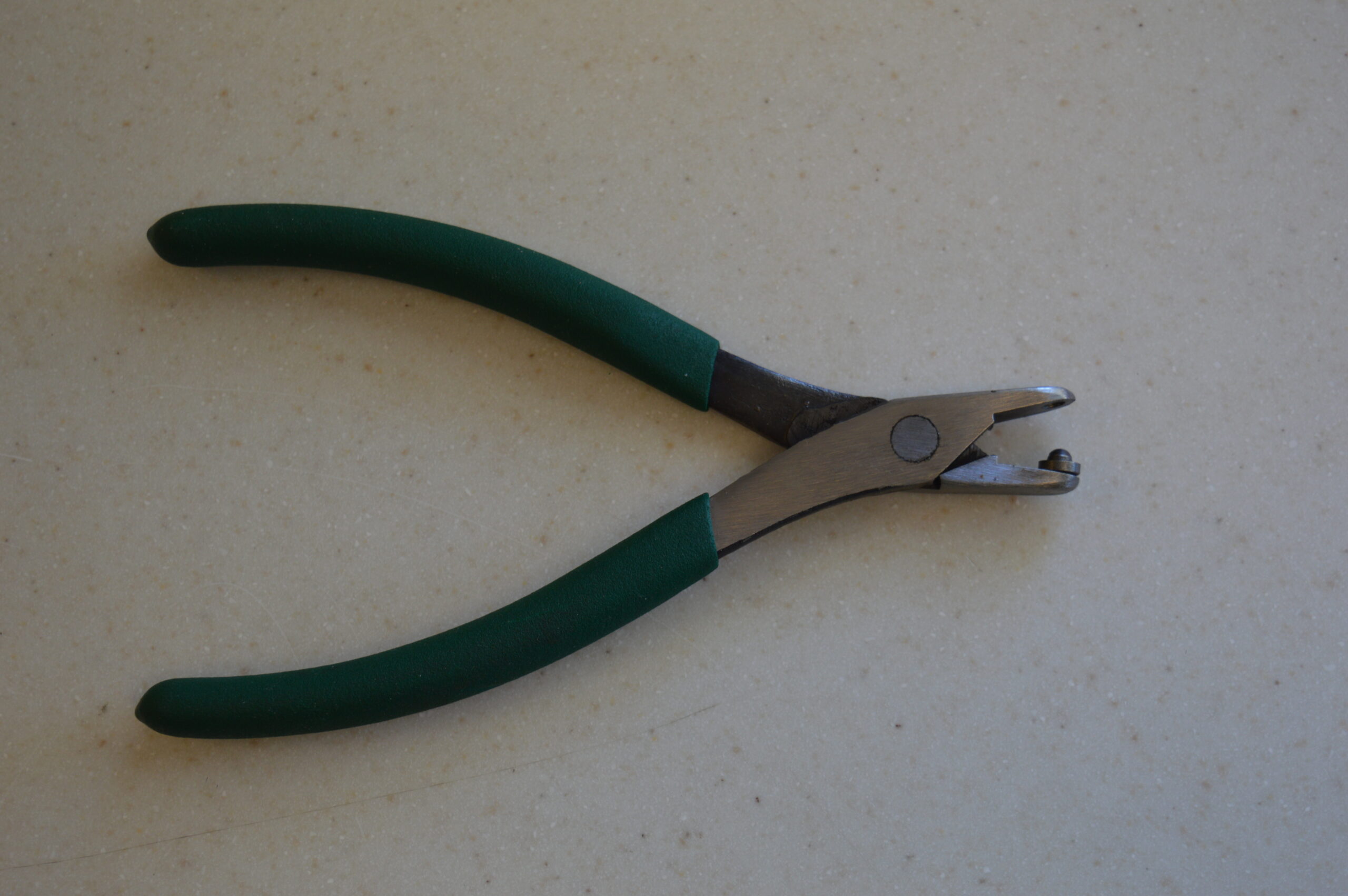 Leg Band Plier